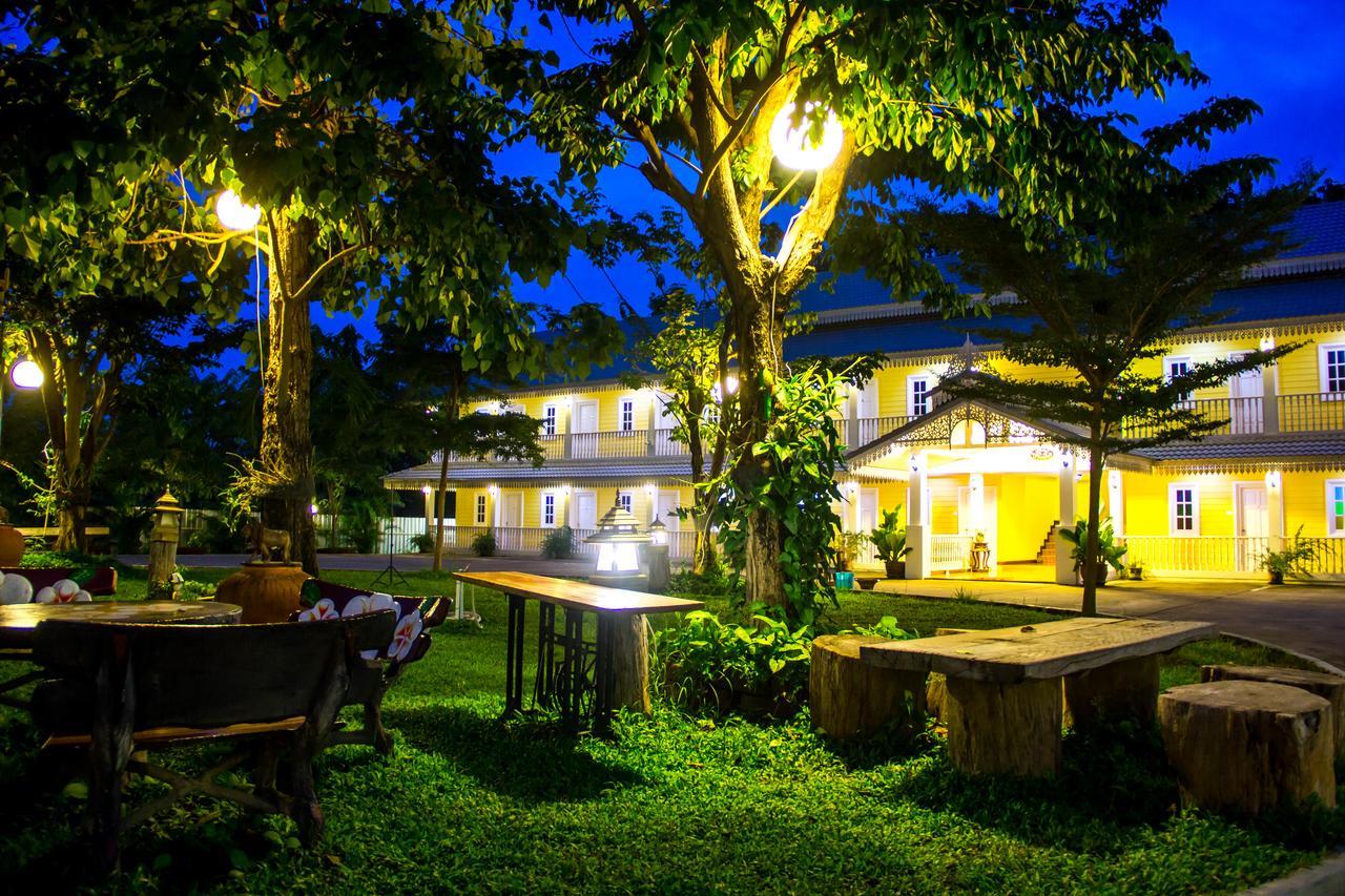 Raiwin Buri Resort Phrae Extérieur photo